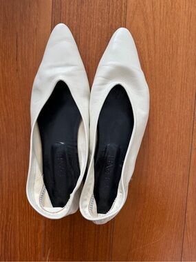 BY FAR Carre lime wash creased flats